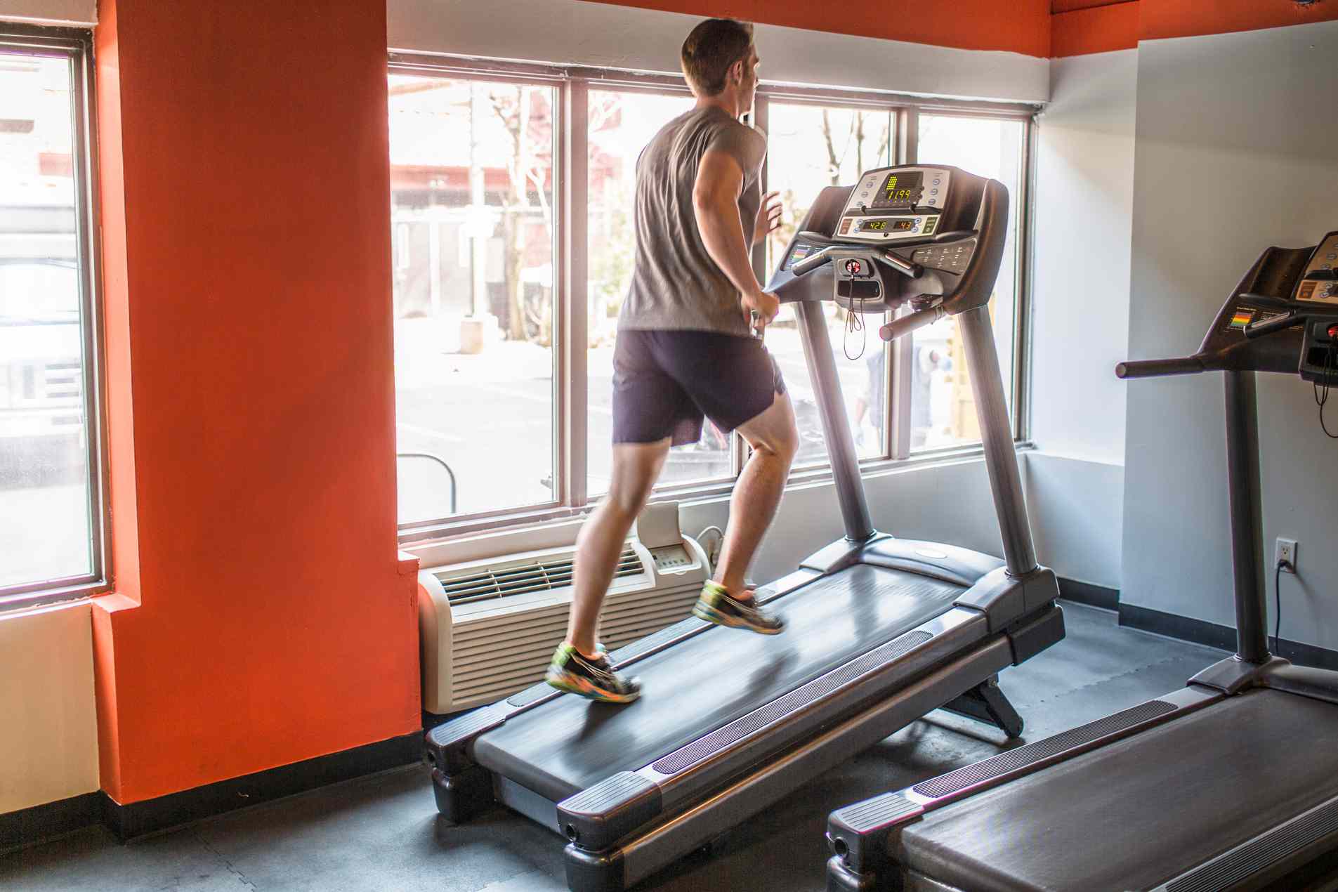 Is the ’12-3-30′ Treadmill Routine a Good Workout?